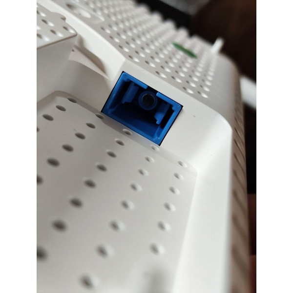 Оптический абонентский терминал ONU AX1500 Wi-Fi6 xPON ONU Tenda HG15C