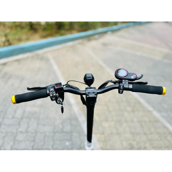 Електросамокат Mantis 10 PLUS
