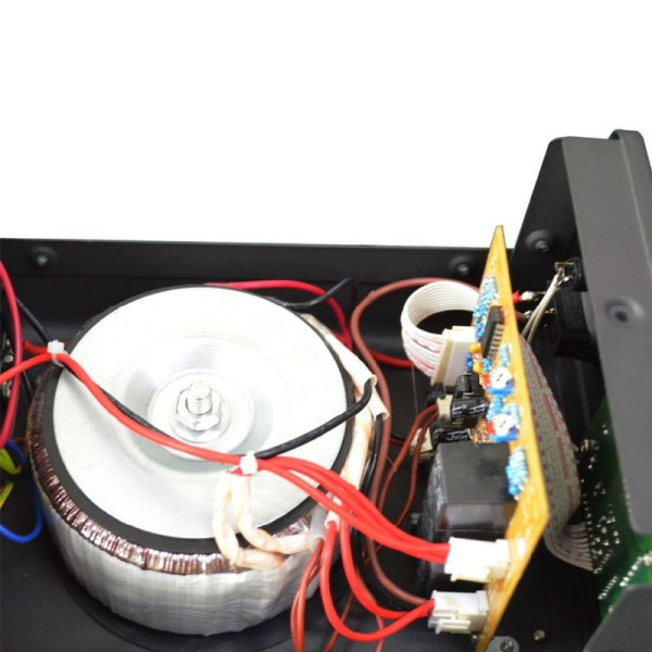 Автоматичний регулятор напруги EnerGenie EG-AVR-D2000-01, 220 В, 2000 ВА